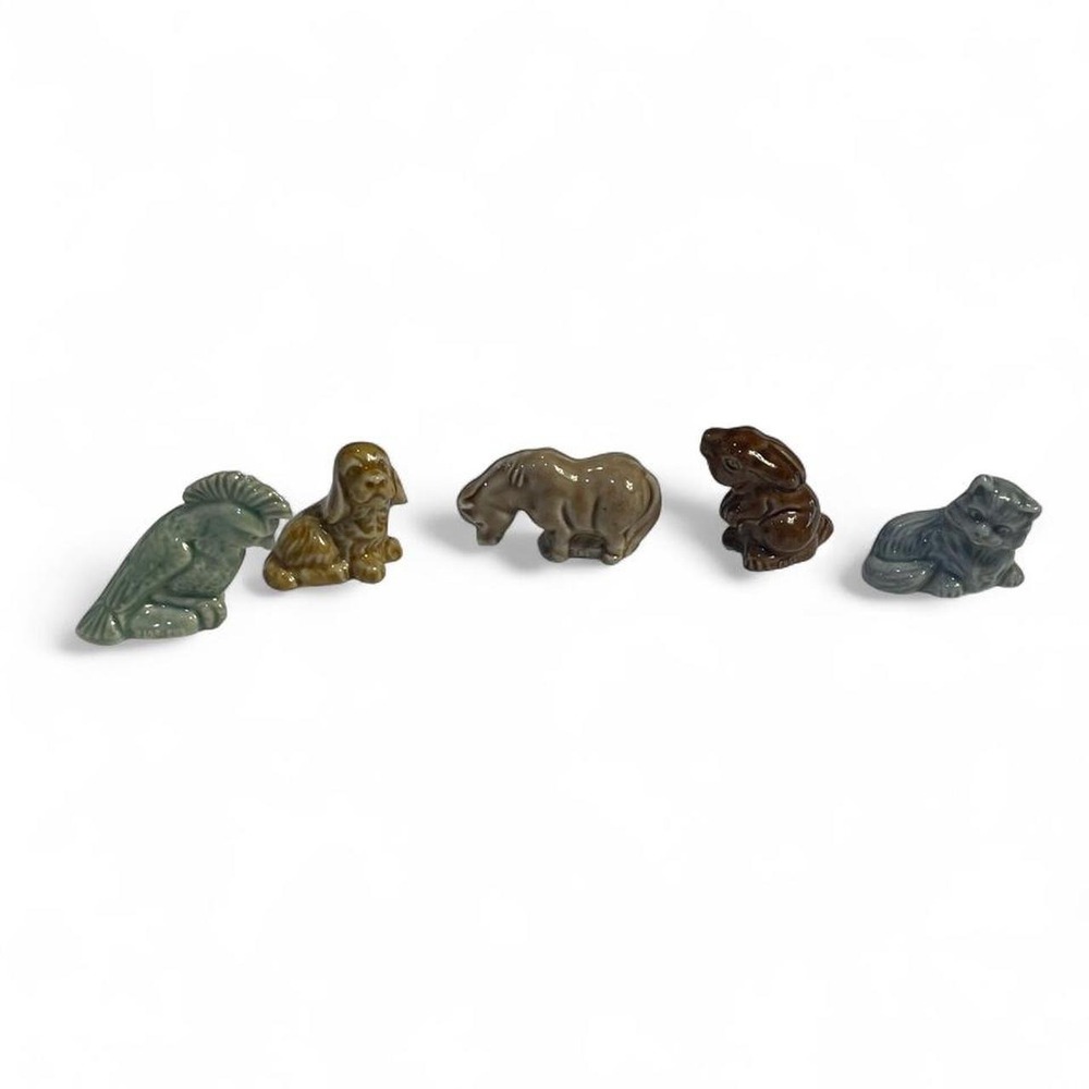 Wade Whimsies Pet Shop: five pets